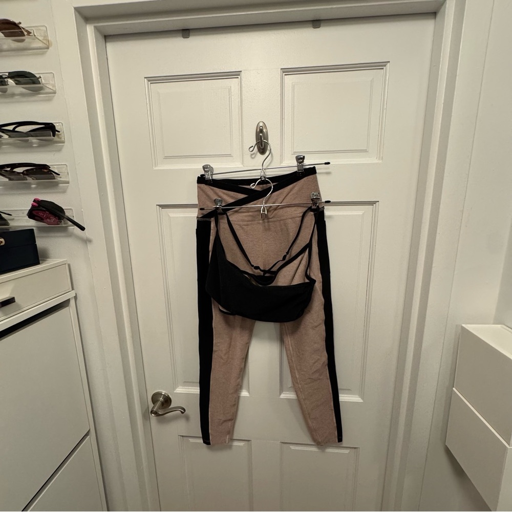 Beyond Yoga Black and Tan set